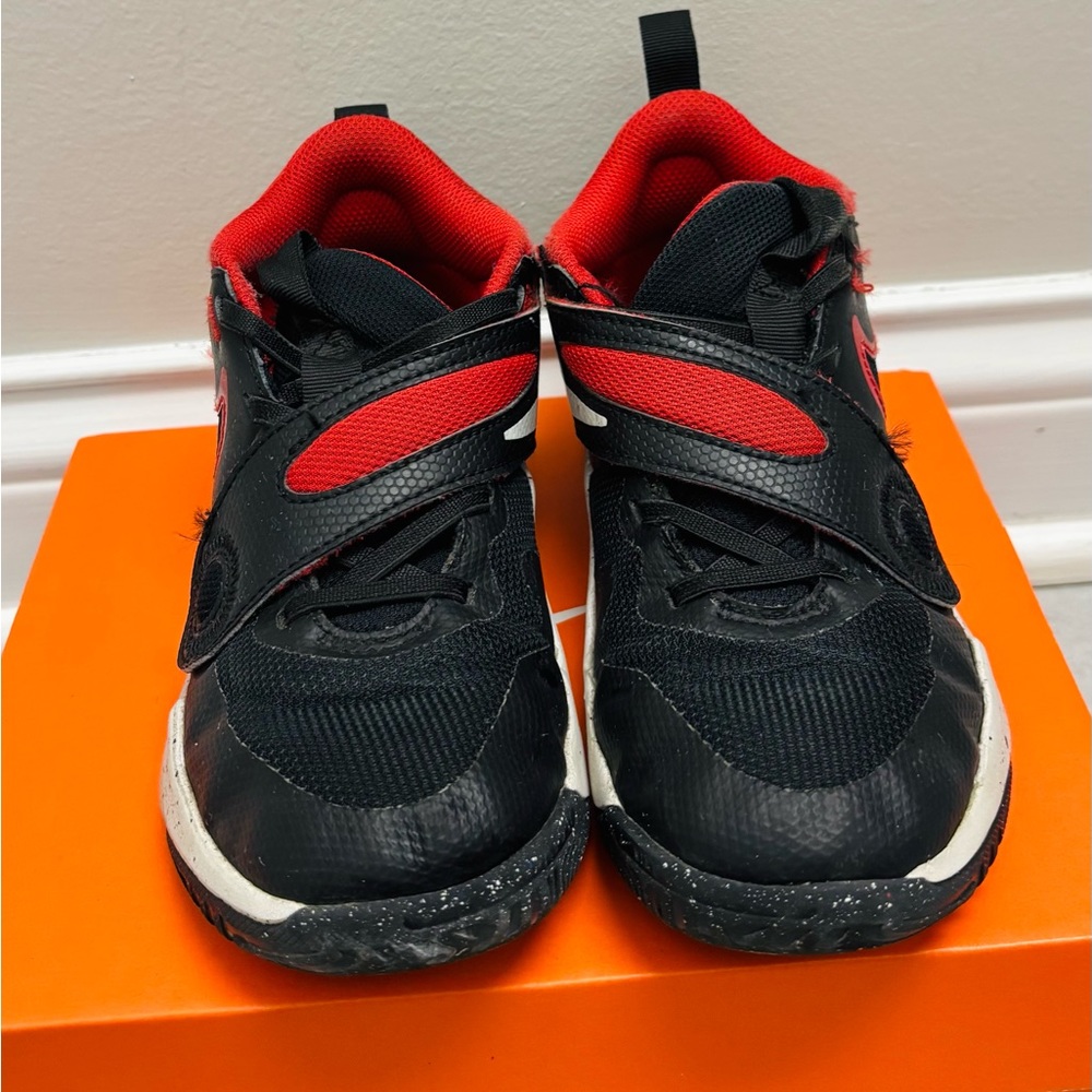 Nike Team Hustle Sneakers - size 1.5Y